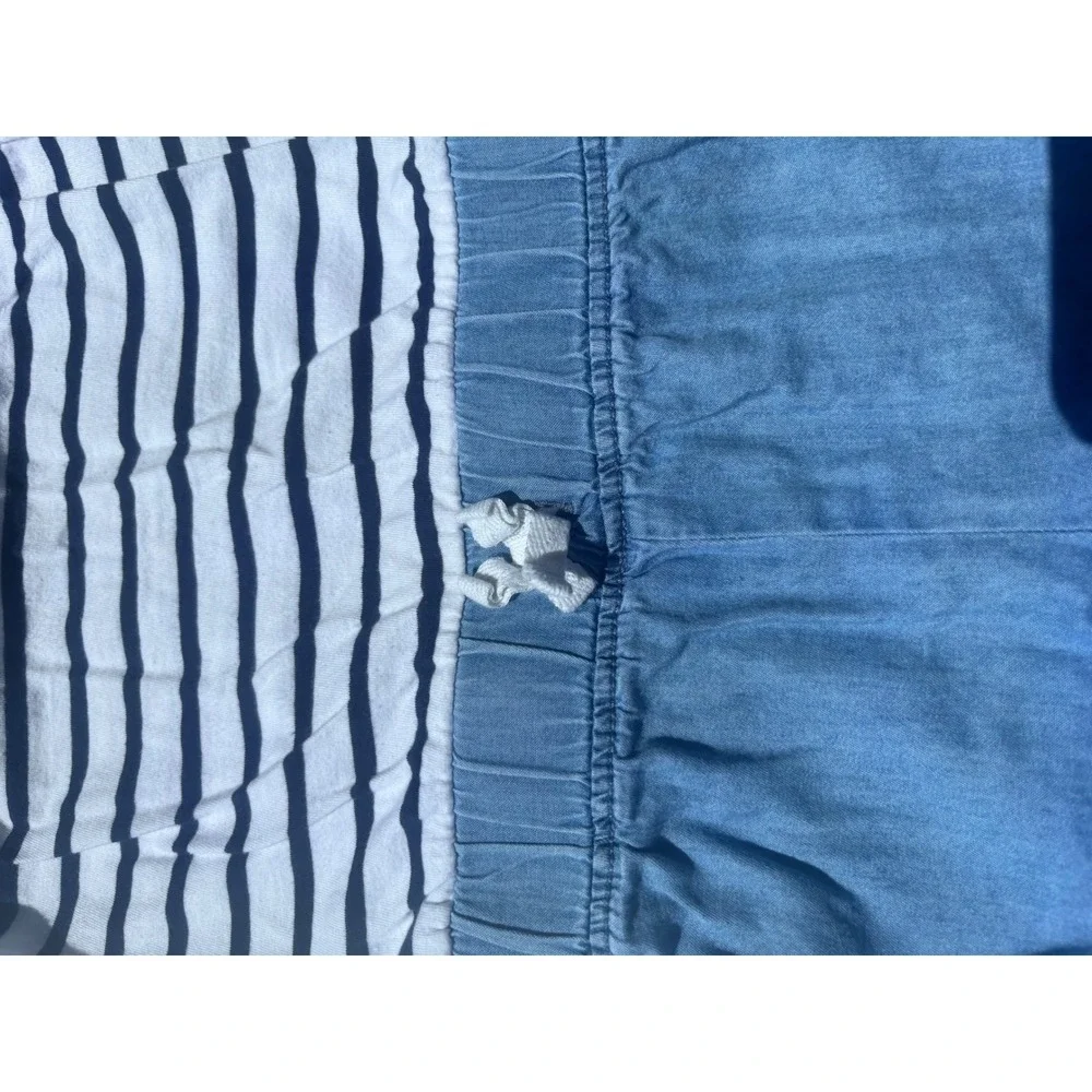 OshKosh B'gosh Romper Toddler 2T Blue White Excellent Striped Ruffle Chambray‎